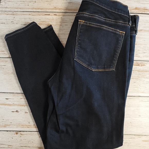 J Crew Mid-rise skinny Jean in Rinse Wash Ankle Length - Picture 2 of 6